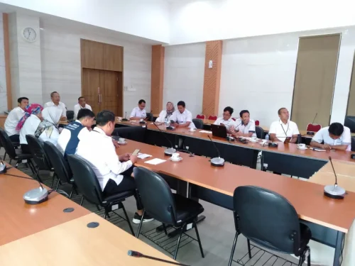 Dokumentasi-rapat-04